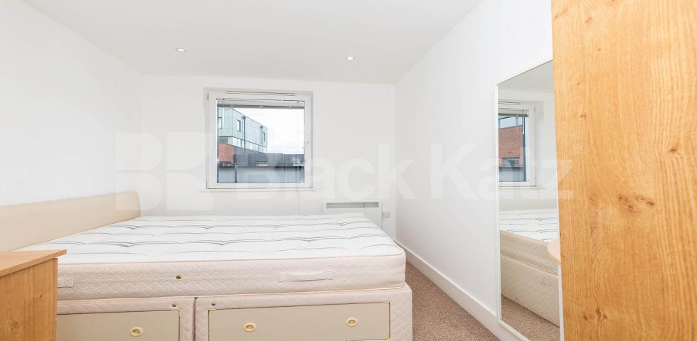 			3 Bedroom, 2 bath, 1 reception Flat			 Tiltman Place, Holloway